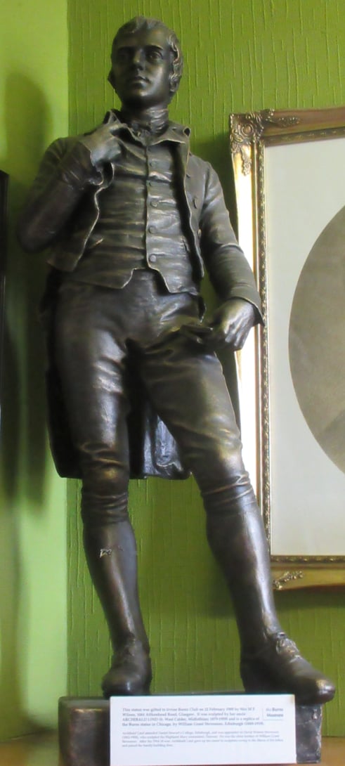Replica of Chicago statue